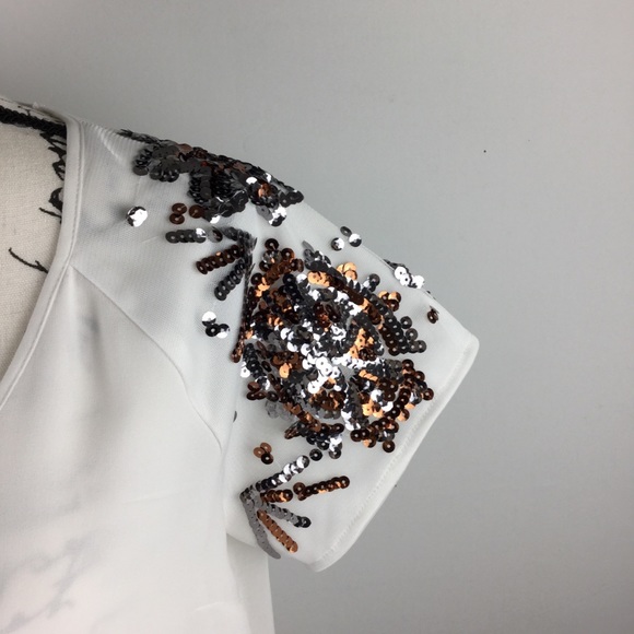 Women’s Top - Picture 5 of 5